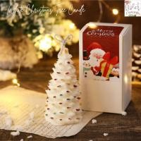 ราคา Violet Flamingo [พร้อมส่ง] เทียนหอมต้นคริสมาสต์สีขาว (มีกล่อง) สูง 10.5 cm. Christmas Candles (12599952449)