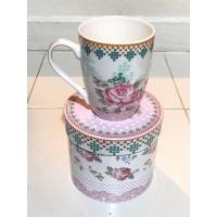 ราคา แก้ว Porcelain Mug Floral ลายดอกกุหลาบ จาก Romania ขนาดประมาณ กว้าง 2.5 สูง 4 นิ้ว มือสองญี่ปุ่น (สภาพ 99%) คัดพิเศษ (27458142515)