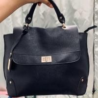 ราคา PIORINA กระเป๋าแบรนด์อิตาลี ทรงทำงาน หนังแท้ (ขายต่อมือสอง) (3919306899)