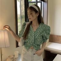 ราคา พร้อมส่ง เสื้อblouseแขนสั้นสีเขียวลายดอกไม้สีขาว ดีเทลอกไขว้(มีกระดุมติด) ม้วนปลายด้านหน้าและจั๊มยางยืดปลายเสื้อ ผ้าฝ้าย (21706942397)