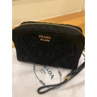 ราคา กระเป๋าคล้องมือPrada แท้ (23584571113)