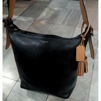 ราคา กระเป๋าสะพายหนังแท้สีดำ Coach สายหนังสีน้ำตาล มือสองสภาพสวยสะอาดพร้อมใช้งาน (26501276940)