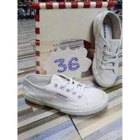 ราคา รองเท้าผ้าใบ Superga มือสอง ไซด์ 36 (8852746846)