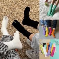 ราคา ถุงเท้าเกาหลีฮิต ถุงเท้ากีบหมู พร้อมส่ง (9650761758)