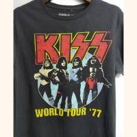 ราคา เสื้อวง มือสอง KISS อก 34 ยาว 26 (25385309914)