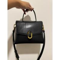ราคา กระเป๋า charles & keithสีดำ (25465019871)