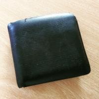 ราคา กระเป๋าสตางค์ Louis Vuitton แท้ EPI มือสอง ปี 2001 สภาพเก่าชำรุด ต้องซ่อมแซม (4223931998)