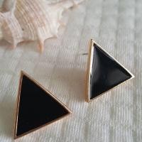 ราคา สามเหลี่ยมสีดำ กรอบทอง (864965760)