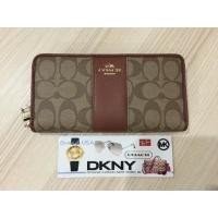 ราคา New!!!Coach F52859 กระเป๋าสตางค์สีน้ำตาลลาย Signature (11012935)