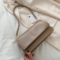ราคา พร้อมส่ง !! กระเป๋าสะพายข้าง กระเป๋าทำงาน สีกากี ทรงสี่เหลี่ยมผืนผ้า หนัง PU (3640855328)