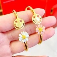 ราคา มาใหม่ !! กำไลทองคำแท้ 96.5% น้ำหนัก 1 บาท ลายน้องยิ้มกับดอกเดซี่ลงยา มีใบรับประกันจากร้านทอง (12124285662)