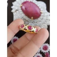 ราคา แหวนพิรอดทับทิมเจียระไน งานถมทองลงยาสุโขทัย รุ่นลงยาขาว ลวดลายสวยงามคมชัด (18471401577)