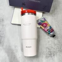 ราคา พร้อมส่งเยติ สตาร์บัค STANLEY แก้วเก็บความเย็น เก็บอุณหภูมิ พกพา ขนาด 30 ออนซ์ สีขาว/ฝาแดง (18908036250)