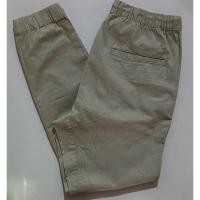 ราคา กางเกงจ๊อกเกอร์H&M มือสองสีกากีแกมเขียว ผ้า Cotton Twill (24124755148)