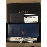 ราคา กระเป๋าสตางค์ Prada มือสอง แท้100% อุปกรณ์ครบ (13325600129)