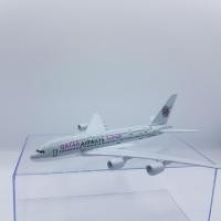 ราคา โมเดลเครื่องบิน AIRBUS A380 ทำจากเหล็ก สัดส่วน 1:400 ประตู(QATAR AIRLINE) (1653438993)