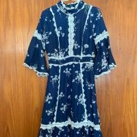 ราคา เดรสสีน้ำเงินลายดอกเดซี่ งานป้าย ONE&ONE มือสอง สภาพดี (2010474671)