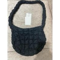 ราคา กระเป๋า Cos quilted messenger bag มือสอง แท้ (26659380151)