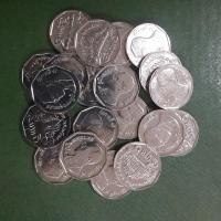 ราคา เหรียญ 5 บาท. ปี 2548 ไม่ผ่านใช้ UNC แกะถุง พร้อมตลับ( ราคา/1 เหรียญ ) (28062489071)