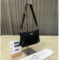 ราคา PRADA TESSUTO LIGHT SHOULDER BAG ของแท้ ปราด้า พราด้า มือสอง กระเป๋าแบรนด์เนม สะพายไหล่ กระเป๋าผ้า (24009600433)