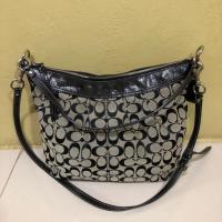 ราคา ของแท้ 100% กระเป๋า Coach สะพายไหล่พร้อมสายครอสบอดี้มือสอง (4619079530)