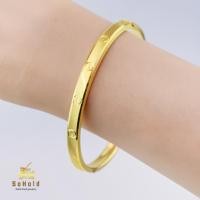 ราคา SOHOLDGOLD กำไลทองคำแท้ 96.5 น้ำหนัก 1 บาท ลายหัวน็อตสีทอง ขายได้ จำนำได้ พร้อมใบรับประกัน (27051797442)