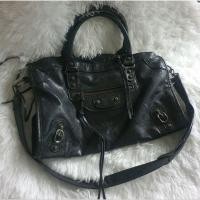 ราคา ⋆กระเป๋า ทรงบาลองเซียก้า⋆ หมุดรมดำ หนังแท้ จัดส่งฟรี (21235644960)