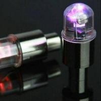 ราคา จุ๊บลมยางไฟ LED จุกปิดล้อลมยางรถจักรยาน จุกปิดลมยางรถ มีไฟ LED ในตัวแบบสั้นไฟกระพริบ 7 สีอัตโนมัติ Set 2 ชิ้น​ (4757909007)