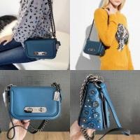 ราคา (สด-ผ่อน) กระเป๋า แต่งดอกไม้ COACH 59087 COACH SWAGGER SHOULDER BAG 20 WITH TEA ROSE (28167990254)