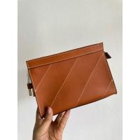 ราคา กระเป๋าหนังเครื่องสำอางค์ Estee laider (ใหม่) (22459505535)