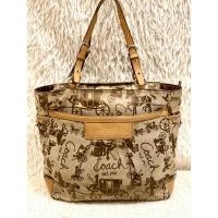 ราคา กระเป๋าหนัง ผสมผ้า มือสอง แบรนด์ COACH สภาพมีร่องรอยการใช้งาน มีช่องใส่ของช่องใหญ่ 3BBช่อง ภายในสะอาด (28310963912)