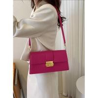 ราคา กระเป๋าสี่เหลี่ยม สีชมพูบานเย็น ลายนูนจรเข้ (27918959605)