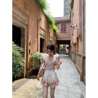 ราคา ชุดเซ็ตสุดน่ารักเสื้อคอปเนื้อผ้าอย่างดี พิมพ์ลายดอก ด้านหน้าทำเชือกไขว้ผูกโบว์ มาพร้อมกางเกงเอวสูงพิมลายดอกสีสันสดใส (5955532811)