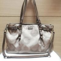 ราคา กระเป๋าโค้ชcoach ของแท้ มือ2 ขนาด14.5นิ้ว (2284049770)