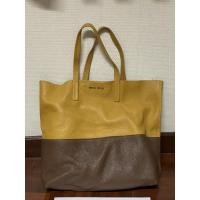 ราคา กระเป๋า miu miu มือสอง หนังแท้ สีเหลือง น้ำตาล สภาพ 70% (3005276749)
