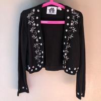 ราคา เสื้อคลุมครึ่งตัวสีดำ ปักมุกแน่นๆ (7011381908)