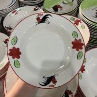 ราคา ‼️‼️สุดคุ้มมม‼️‼️จานเซรามิคทรงลึก ลายไก่และดอกแดงขนาด9นิ้ว สามารถเข้าไมโครเวฟได้ (21303483596)