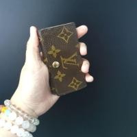 ราคา LV Monogram Key Holder (2274390671)