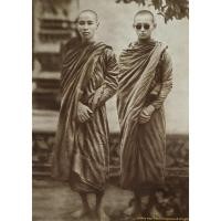 ราคา ภาพมงคลร.5และร.9ทรงผนวชขนาด8X10นิ้วภาพเคลือบมันอย่างดีสีสวยทนสินค้ามีลิขสิทธิ์ห้ามลอกเลียนแบบ (5739858067)