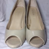 ราคา รองเท้าส้นสูงมือสองยี่ห้อ guess ไซต์10m ประมาณไซต์42ไทย ยาวประมาณ27 หน้ากว้าง10cm สูง4นิ้ว (7214285475)