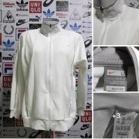 ราคา Nike เสื้อวอร์มสีขาว ราคา 240฿ (1732331775)