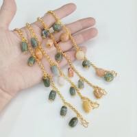 ราคา สร้อยข้อมือแฟชั่นผู้หญิงหยกพม่า หยก 5 สี ห้อยตุ้งติ้ง ความยาวสร้อยข้อมือประมาณ 6.5-7 นิ้ว ชุบทอง ราคาย่อมเยา (17466392823)
