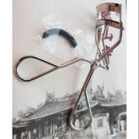 ราคา 《พร้อมส่ง》ที่ดัดขนตาชิเชโด้ Shiseido Eyelash Curler ~ของแท้~มือ 2~ (1442132326)