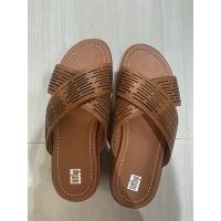 ราคา Fitflop เพิ่งซื้อวันนี้ ให้แม่ แม่ใส่ไม่ได้ค่ะ ซื้อมา 2-3 พัน ขาย 500 พอค่ะ มีอุปกรณ์ กล่องครบ แท้ค่ะ (22815612141)