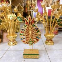 ราคา นกยูงไม้แกะสลัก สีทอง ติดกระจกหลากสี ขนาด 6" นกยูงทำพุ่มกฐิน พุ่มผ้าป่า นกยูงทอง นกยูงไม้แกะสลัก นกยูงกฐิน นกยูงมงคล (12017782396)