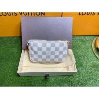 ราคา Louis Vuitton Pochette mini Azur (22233508779)