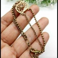 ราคา สร้อยข้อมืองานทองเหลืองเก่า (959757895)