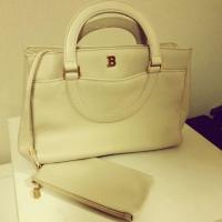 ราคา Bally แท้ มือสอง สีครีม สภาพ 95% (2329527727)