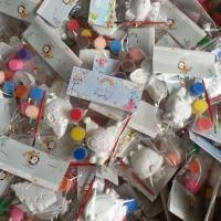 ราคา ตุ๊กตาปูนปลาสเตอร์พร้อมชุดสีพู่กัน ตุ๊กตาปูนปลาสเตอร์ ระบายสีปูนปลาสเตอร์ ปูนปลาสเตอร์ระบายสี (27767012371)