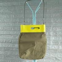 ราคา กระเป๋าสะพายผ้าสีเขียวขี้ม้า ขอบเขียวมะนาว ขนาด 13 × 16" (24061903142)